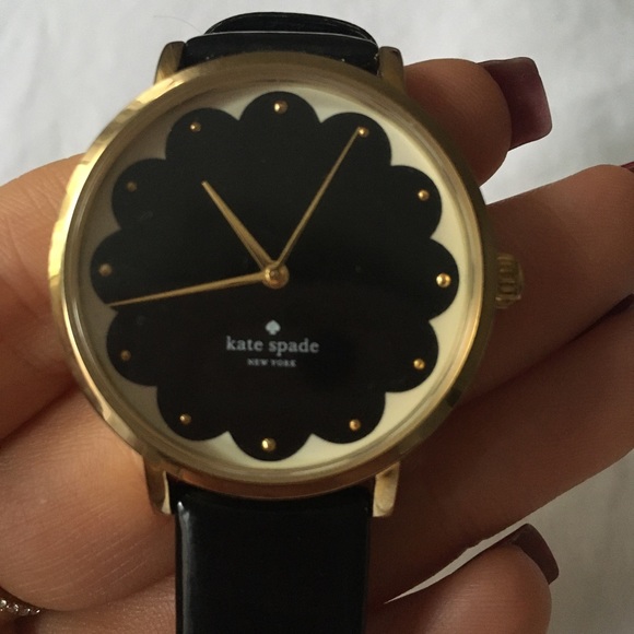 Kate Spade Metro Black & Gold Scallop Watch - Picture 3 of 4